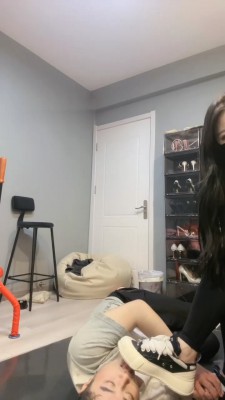 图片[10]_【伊楠】健身女神S-运动鞋高难度挑战踢踹_HD绳艺资源