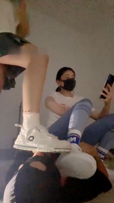 图片[4]_【小妮S】素人双S-耳光/臭袜子堆脸/舔脏鞋/磕头膜拜_HD绳艺资源