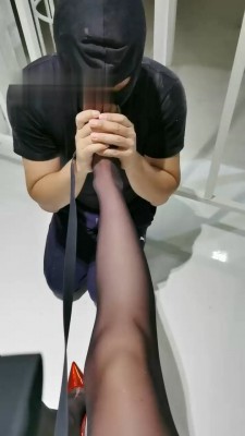 图片[2]_【宇婉莹】圈养犬化/皮鞋黑丝闻舔/高跟踩踏【下】_HD绳艺资源