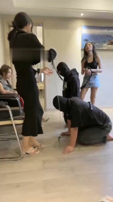 图片[4]_【尤物S】3S群调-骑马/重度训练/脚垫/高跟重踩【双视角完整版】_HD绳艺资源