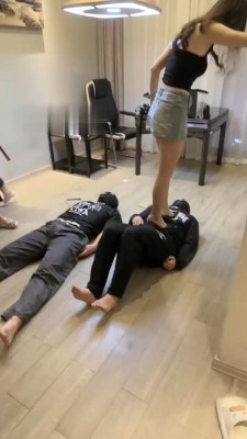 图片[7]_【尤物S】3S群调-骑马/重度训练/脚垫/高跟重踩【双视角完整版】_HD绳艺资源