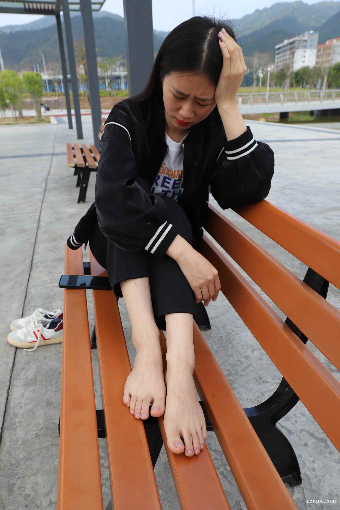 [Pary学生模拍]045 春暖花开，与小芳到户外拍摄美脚_HD绳艺资源