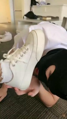 图片[7]_【金桔小主】艺校女神-小白鞋白袜辱/转胯/踩踏喂食_HD绳艺资源