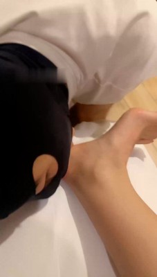 图片[3]_【绝美兔绳艺导师】闻舔脏运动鞋白袜裸足_HD绳艺资源