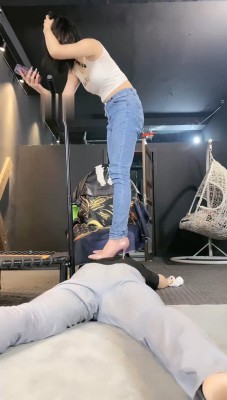 图片[5]_【冰诺】长靴高跟全体重踩地毯狗_HD绳艺资源