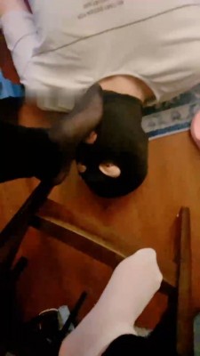 图片[6]_【赛琳娜】高跟小白鞋全体重踩踏/耳光_HD绳艺资源