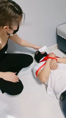 图片[4]_【楼遥】全体重踩/高难度挑战踢踹/耳光虐口嗨狗_HD绳艺资源