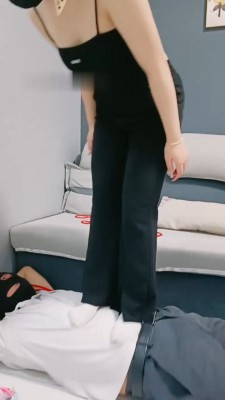 图片[10]_【楼遥】全体重踩/高难度挑战踢踹/耳光虐口嗨狗_HD绳艺资源