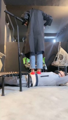 图片[4]_【冰诺】全体重跳踩人体蹦床_HD绳艺资源