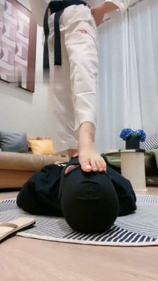 图片[9]_【艾莉】跆拳道S-白袜脚喂食/转胯/拖鞋抽耳光/踩踏_HD绳艺资源