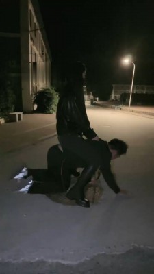 图片[3]_【桃幼幼】小区楼下长靴遛狗_HD绳艺资源