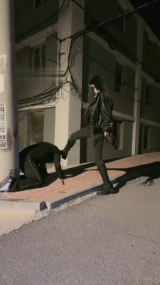 图片[7]_【桃幼幼】小区楼下长靴遛狗_HD绳艺资源