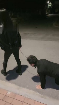 图片[8]_【桃幼幼】小区楼下长靴遛狗_HD绳艺资源