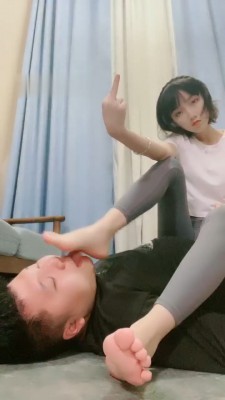 图片[7]_【素人星探】健身后暴揍狗/耳光踢踹/全体重踩踏/深喉_HD绳艺资源