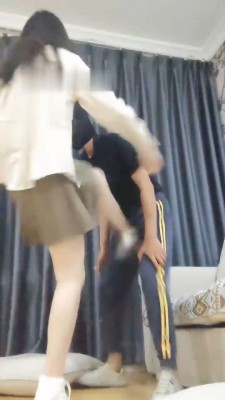 图片[5]_【丫丫啊】小白鞋白袜重度提档/暴踩_HD绳艺资源