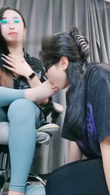 【校园女流氓】安诺羞辱贱狗清理臭鞋pov