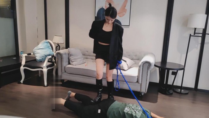 图片[2]_【苏西】长靴全体重踩踏/耳光抽/臭脚捂脸【双视角完整版】_HD绳艺资源