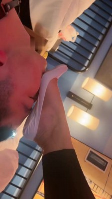 图片[4]_【汐言】运动后原味鞋袜辱/脚踩喂食_HD绳艺资源