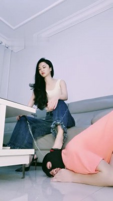 图片[3]_【银河】御姐范-高跟碾压脚下奴才_HD绳艺资源