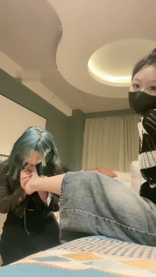 图片[3]_【桃幼幼】发骚闺蜜下跪做狗/袜子塞嘴_HD绳艺资源