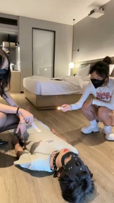 图片[4]_【尤物】双S-素人大学生入圈-骑马滴蜡/踩踏喂食/闻白袜黑丝_HD绳艺资源