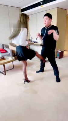 图片[10]_【梦涵】狗链遛狗/高跟黑丝踩/提档/掐乳/喂口水/踢踹_HD绳艺资源