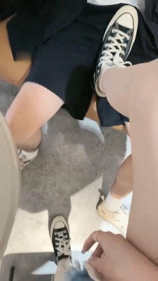 图片[2]_【高难度挑战美学】咖啡厅随机开发素人小哥-踹裆闻鞋/下跪腿绞_HD绳艺资源