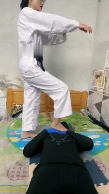 图片[3]_【孤傲女帝】腿绞/踩脸踩脖子/手脚耳光/窒息_HD绳艺资源