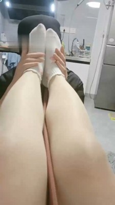 图片[3]_【欣欣子】圣水新玩法-水果榨汁/骑马耳光训练踩踏_HD绳艺资源