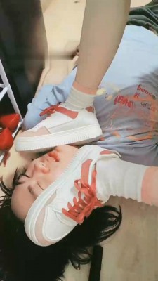 图片[4]_【奶味小仙女】洛丽塔白袜猛踩狗脸_HD绳艺资源