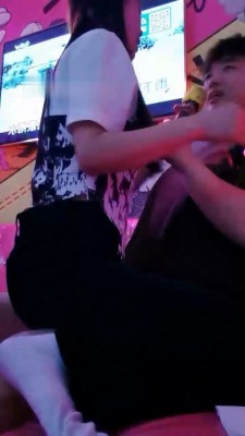 图片[8]_【璎珞】KTV抓住素人当众虐成狗_HD绳艺资源