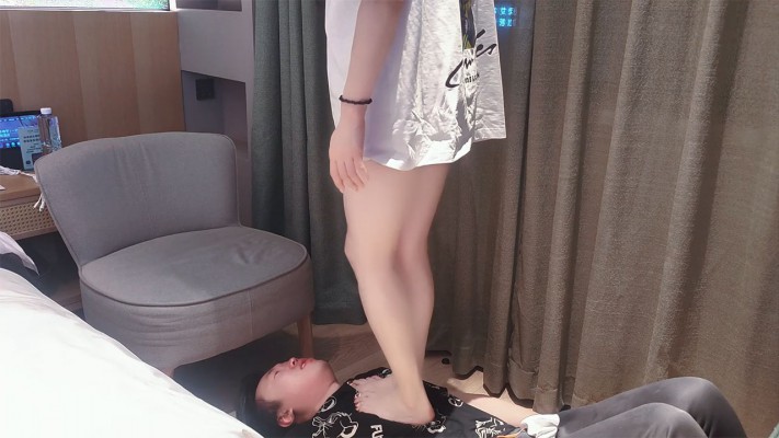 图片[11]_【音洛】舌头刷黑丝裸足脚底/脚耳光碾踩脸_HD绳艺资源