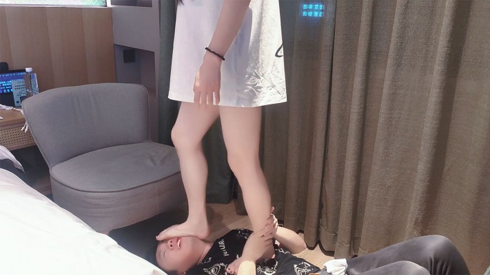 图片[12]_【音洛】舌头刷黑丝裸足脚底/脚耳光碾踩脸_HD绳艺资源