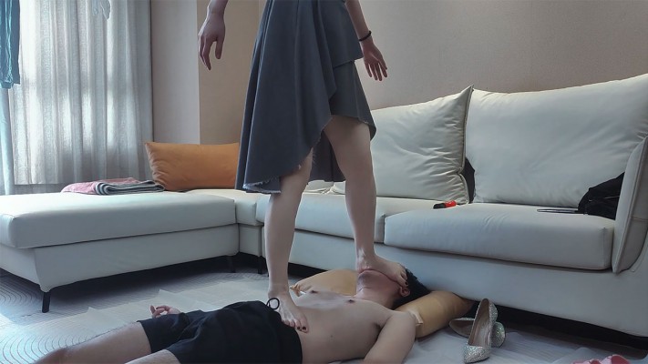 【W.K.T】—妍妍家庭化调教光头 YC-221023-2