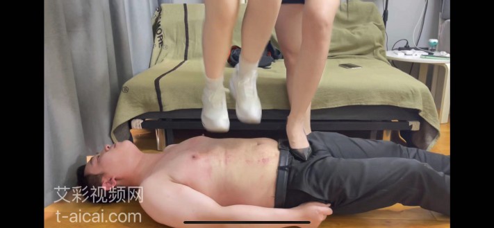 图片[4]_楠茵双s重踩地毯奴_HD绳艺资源