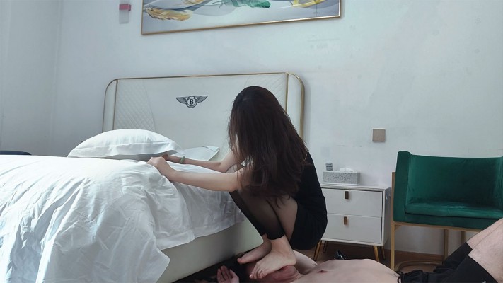 图片[12]_【一梦S】超高颜值跳踩脸双脚深喉爆扇脚耳光_HD绳艺资源