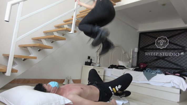 图片[14]_【艾琳S175】牛仔裤马丁靴踩踏瘦狗_HD绳艺资源