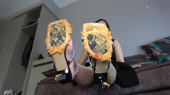 图片[9]_【彼岸花】高跟鞋底美食羞辱_HD绳艺资源