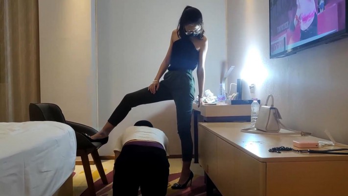 图片[11]_广州小鱼主人高跟楼道室内紧身裤高跟超羞辱钻胯_HD绳艺资源