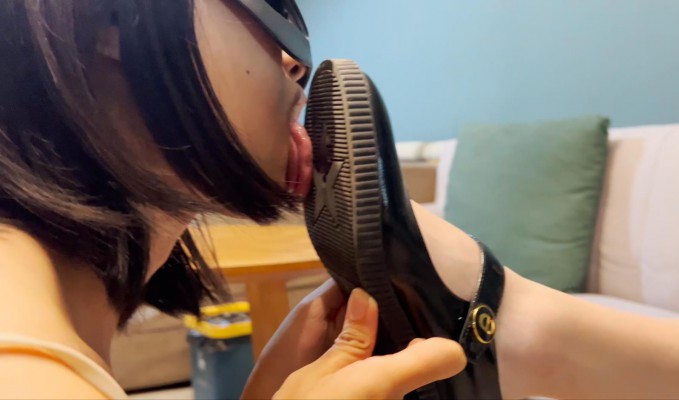 图片[18]_【W.K.T】—Sun艺术训练女狗舔鞋底吃脚趾_HD绳艺资源