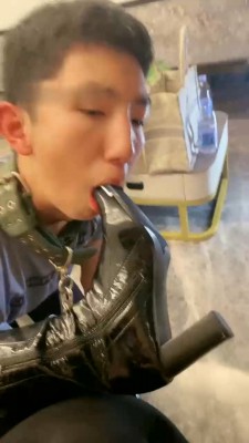 图片[12]_【反差楠熙】靴下/胯下辱绿帽废物东西_HD绳艺资源