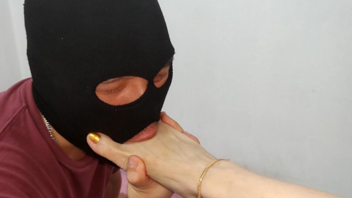 图片[15]_广州小鱼姐姐和婷婷主人哄骗小白弟弟闻脚舔脚，脚喂食_HD绳艺资源