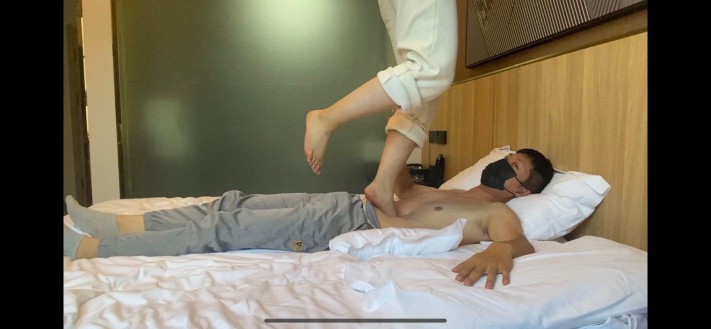 图片[4]_女大学生素人第一次踩踏_HD绳艺资源