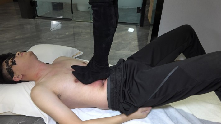 图片[9]_【彼岸花】皮衣高跟靴子暴踩贱狗_HD绳艺资源