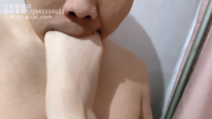 『奴隶岛』—灵灵恨天高踩踏垫子人肉 k754361564-221114