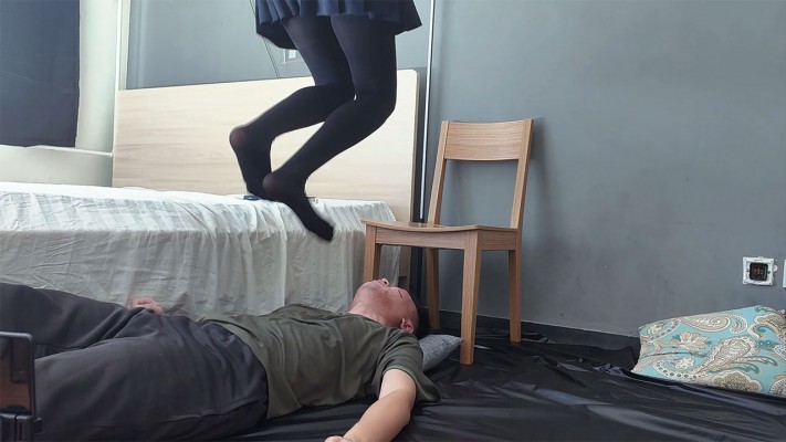 图片[18]_【红颜榜】航儿jk重度跳踩虐脸出血近距离喂食脚趾甲_HD绳艺资源