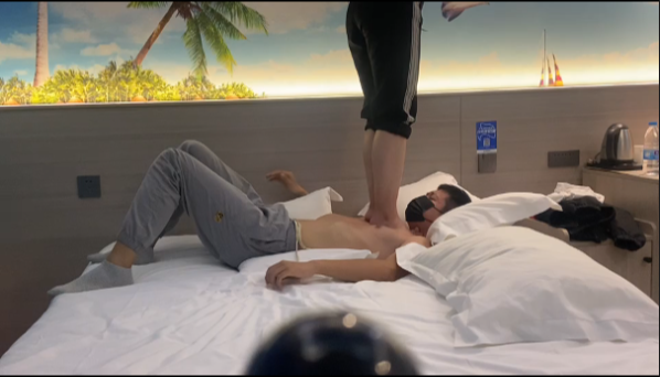 图片[10]_素人大学生全体重踮脚尖踩脖子跳踩肚子_HD绳艺资源