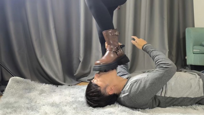 图片[3]_【女神学院·肉肉Rose】马丁靴跳踩舔靴_HD绳艺资源