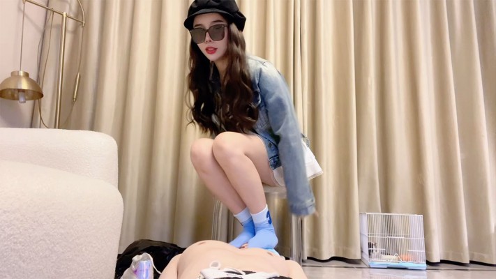 图片[6]_【瞳理心】亦瞳全体重蹲踩脸棉袜踩脖子_HD绳艺资源