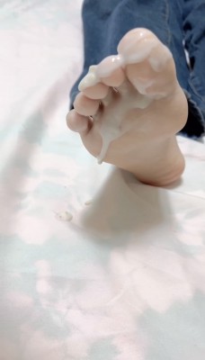 图片[5]_把表妹灌醉后品尝她的美脚_HD绳艺资源